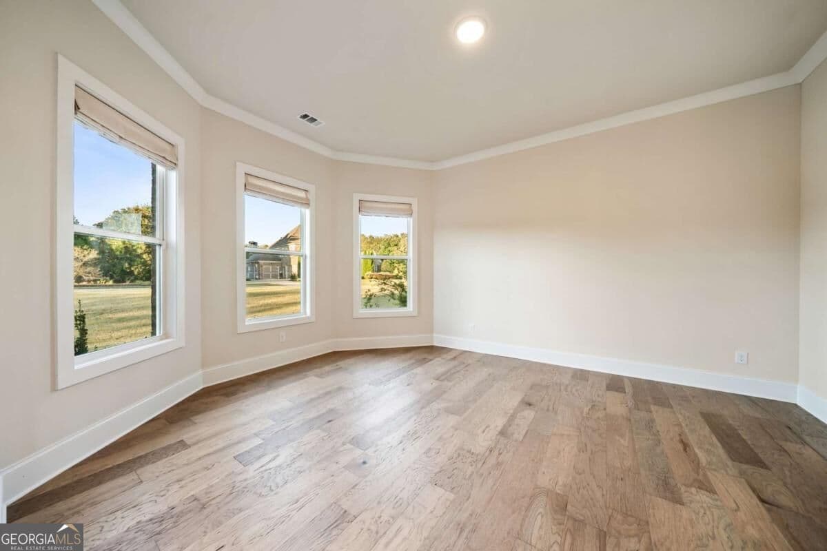 5 bedroom, 4.5 bathroom, 4,004 sq ft single family residence for sale at 4725 Cardinal Ridge Way, Flowery Branch, GA 30542 — photo 10