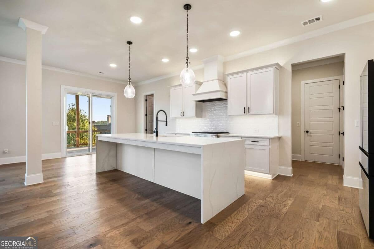 5 bedroom, 4.5 bathroom, 4,004 sq ft single family residence for sale at 4725 Cardinal Ridge Way, Flowery Branch, GA 30542 — photo 8