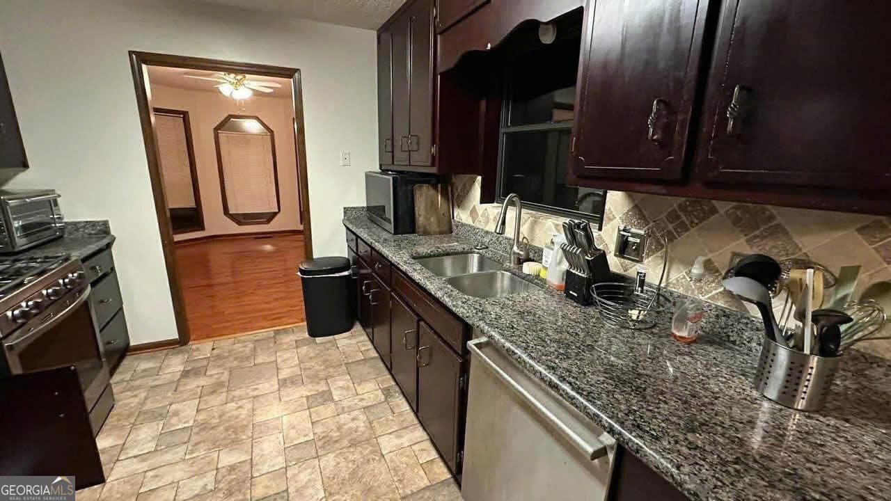 5 bedroom, 3 bathroom, 2,628 sq ft single family residence for rent at 3966 N Indian Circle, Kennesaw, GA 30144 for $850 a month — photo 5