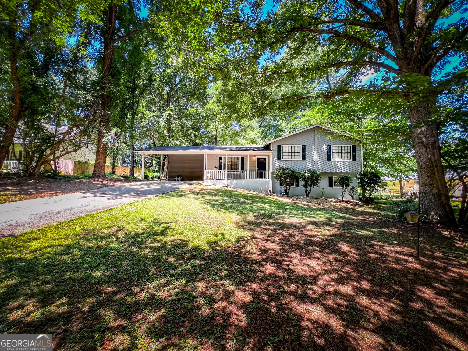 3 bedroom, 2 bathroom, 2,284 sq ft single family residence sold at 9055 Kelly Court, Jonesboro, GA 30236