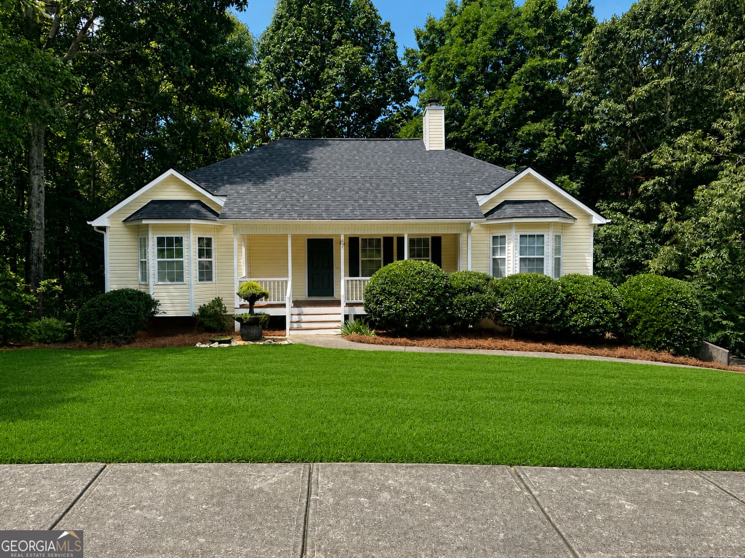 3 bedroom, 2 bathroom, 1,554 sq ft single family residence for sale at 67 Wolfridge Court, Dallas, GA 30132 — photo 1 of 29