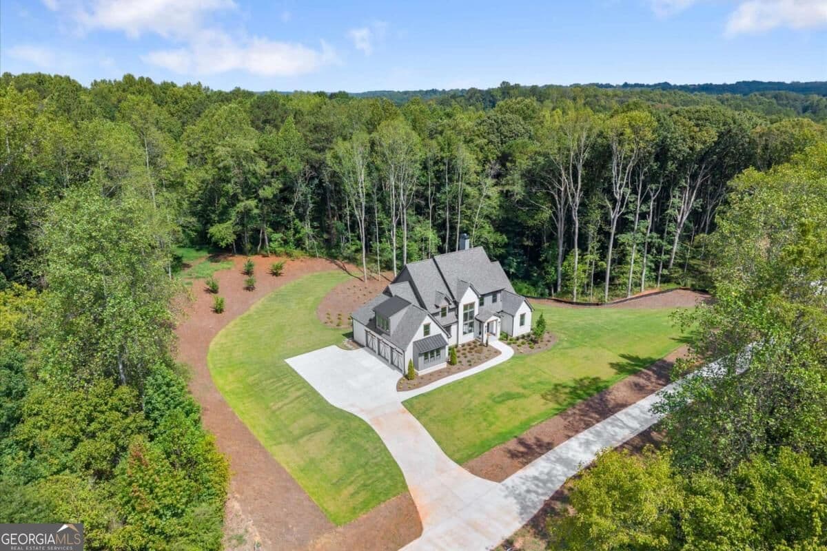 5 bedroom, 5.5 bathroom, 6,418 sq ft single family residence for sale at 422 Old Orange Mill Road, Canton, GA 30115 — photo 2