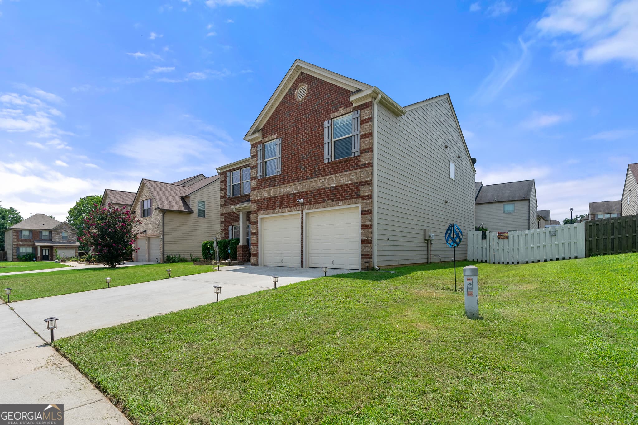 5 bedroom, 3 bathroom, 2,556 sq ft single family residence for sale at 3107 Rex Ridge Circle, Rex, GA 30273 — photo 2