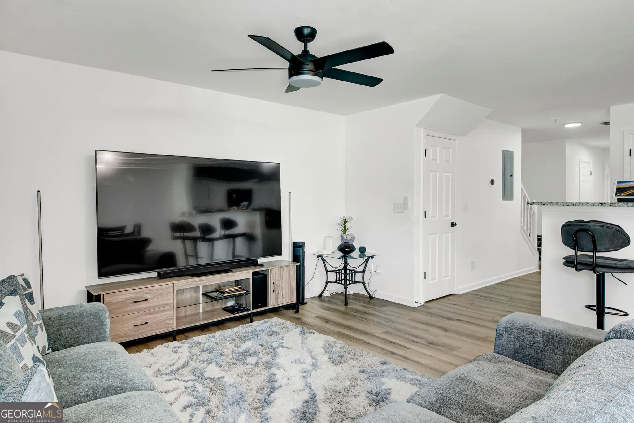 4 bedroom, 2.5 bathroom, 1,896 sq ft townhouse for sale at 5356 Creekview Way, Morrow, GA 30260 — photo 6