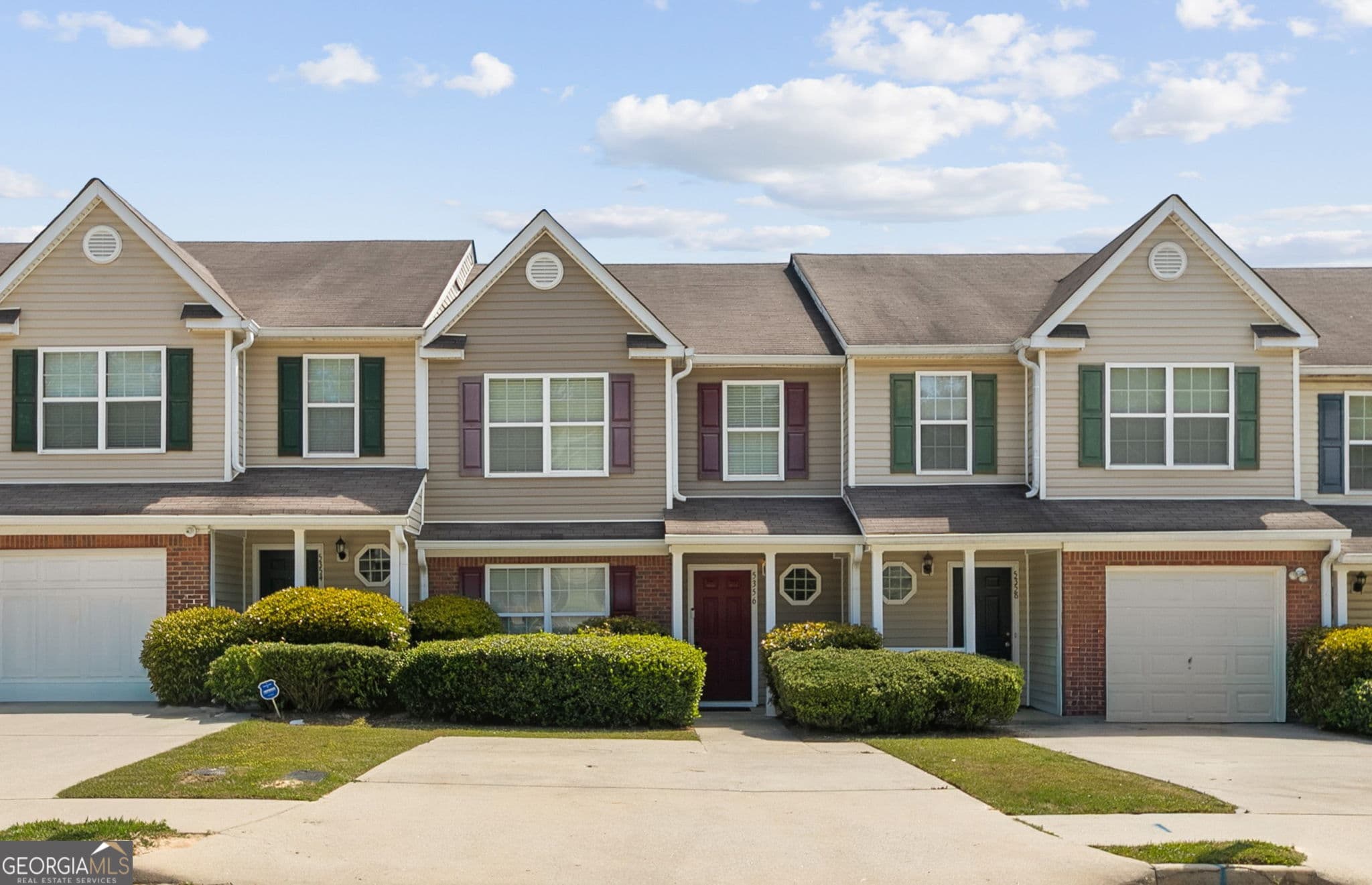 4 bedroom, 2.5 bathroom, 1,896 sq ft townhouse for sale at 5356 Creekview Way, Morrow, GA 30260 — photo 3