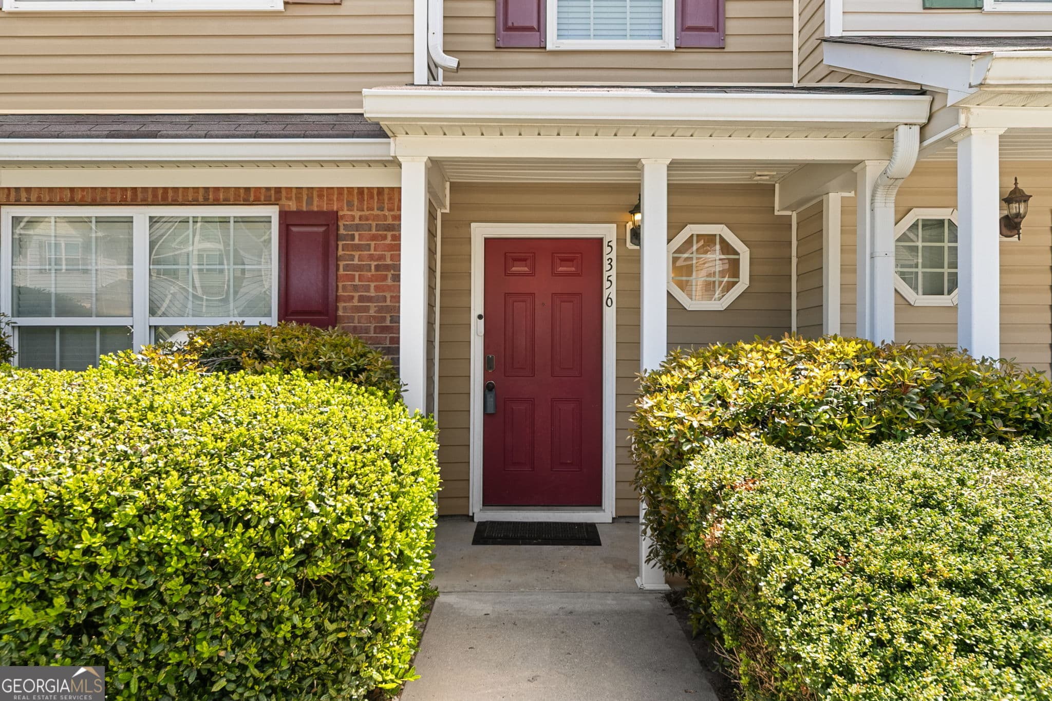 4 bedroom, 2.5 bathroom, 1,896 sq ft townhouse for sale at 5356 Creekview Way, Morrow, GA 30260