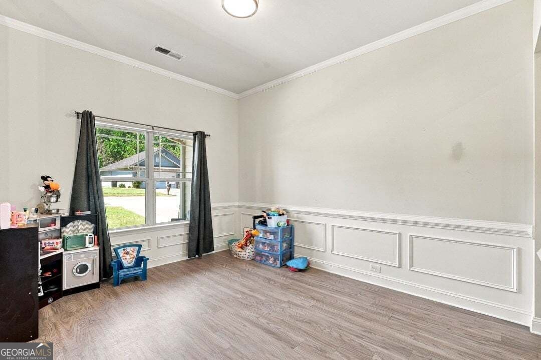 4 bedroom, 2 bathroom, 2,115 sq ft single family residence for sale at 296 N Brooks Village Drive, Pendergrass, GA 30567 — photo 4