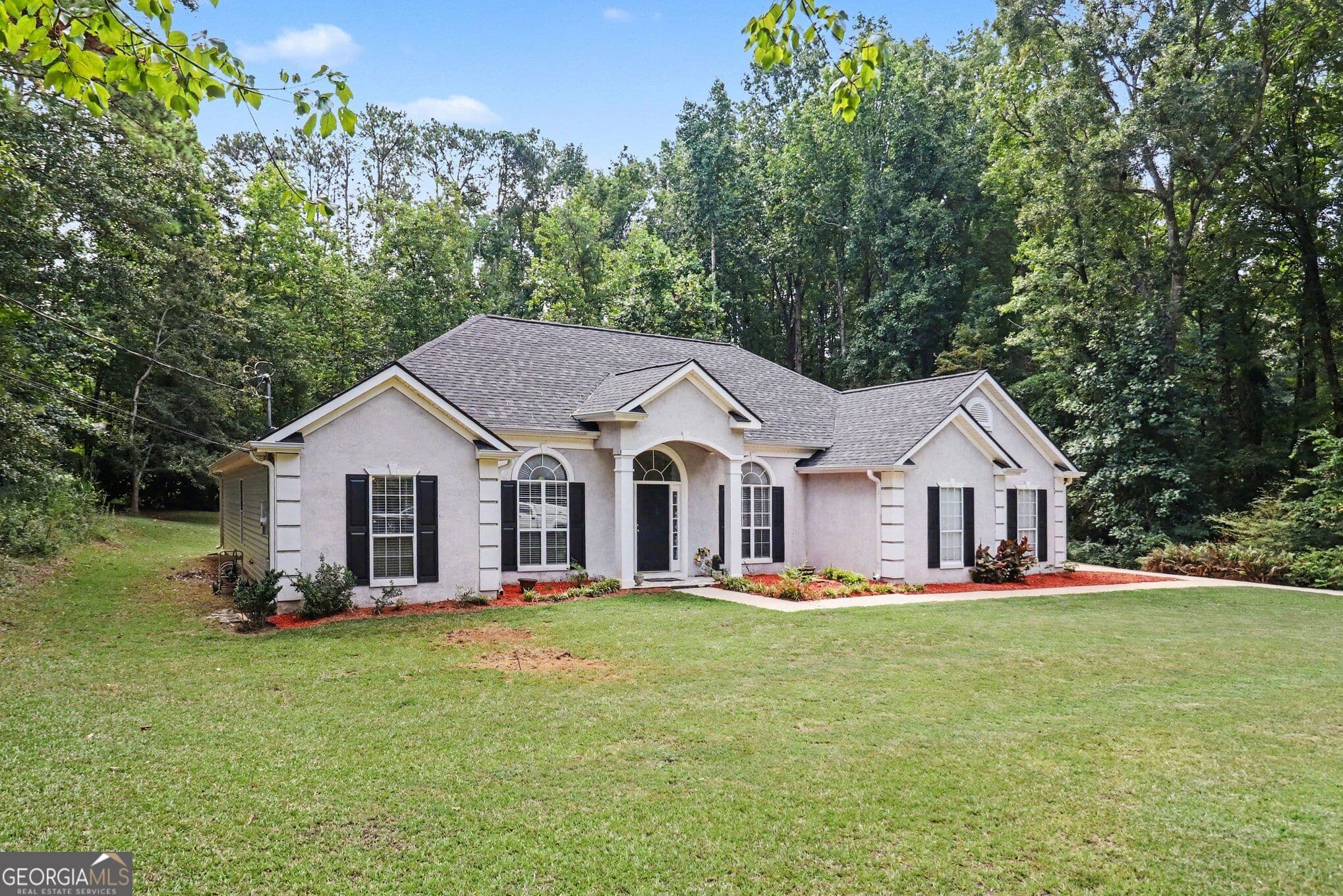 4 bedroom, 3 bathroom, 2,052 sq ft single family residence for sale at 103 Madison Court, Lagrange, GA 30240 — photo 3
