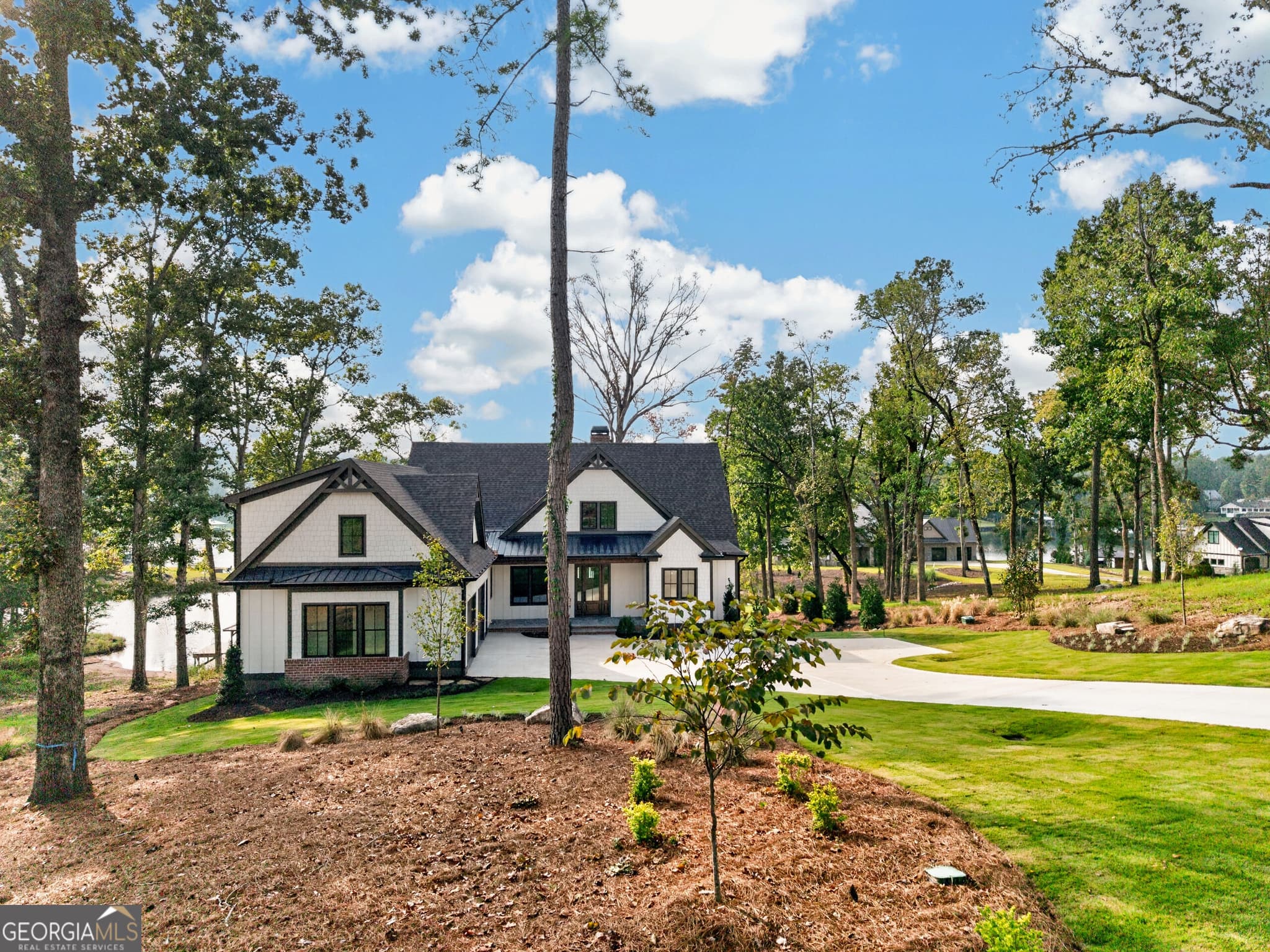 5 bedroom, 5.5 bathroom, 4,085 sq ft single family residence for sale at 215 Falls Lane, Milledgeville, GA 31061 — photo 2
