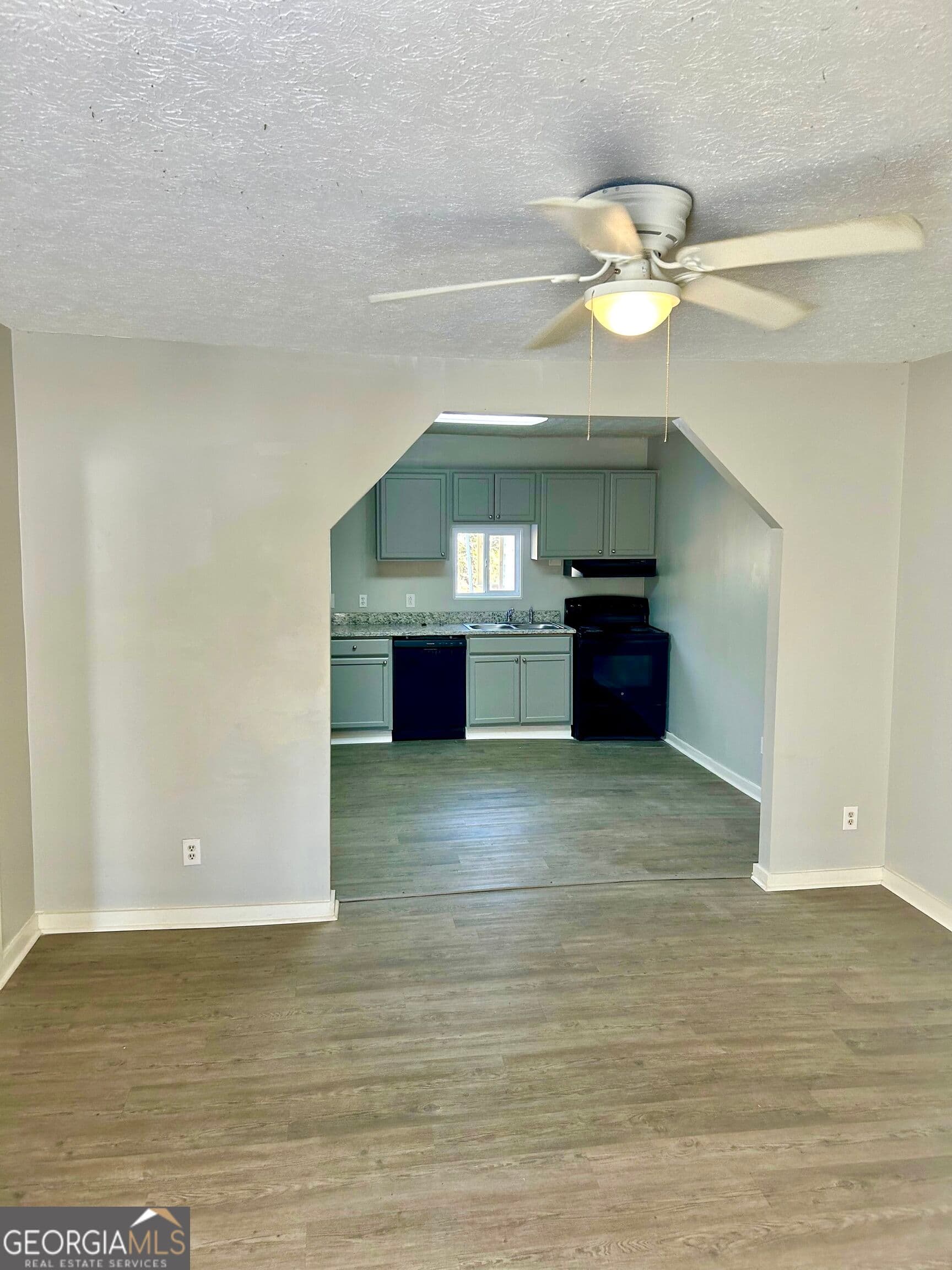 2 bedroom, 1 bathroom, 910 sq ft duplex for rent at 108 Lata Terrace D, Milledgeville, GA 31061 for $995 a month — photo 2