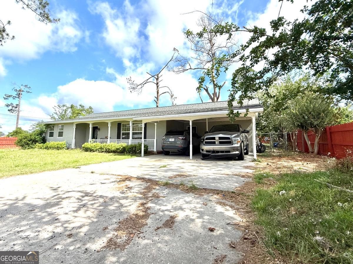 3 bedroom, 2.5 bathroom, 2,103 sq ft single family residence for sale at 44 Kersey Street, Hazlehurst, GA 31539