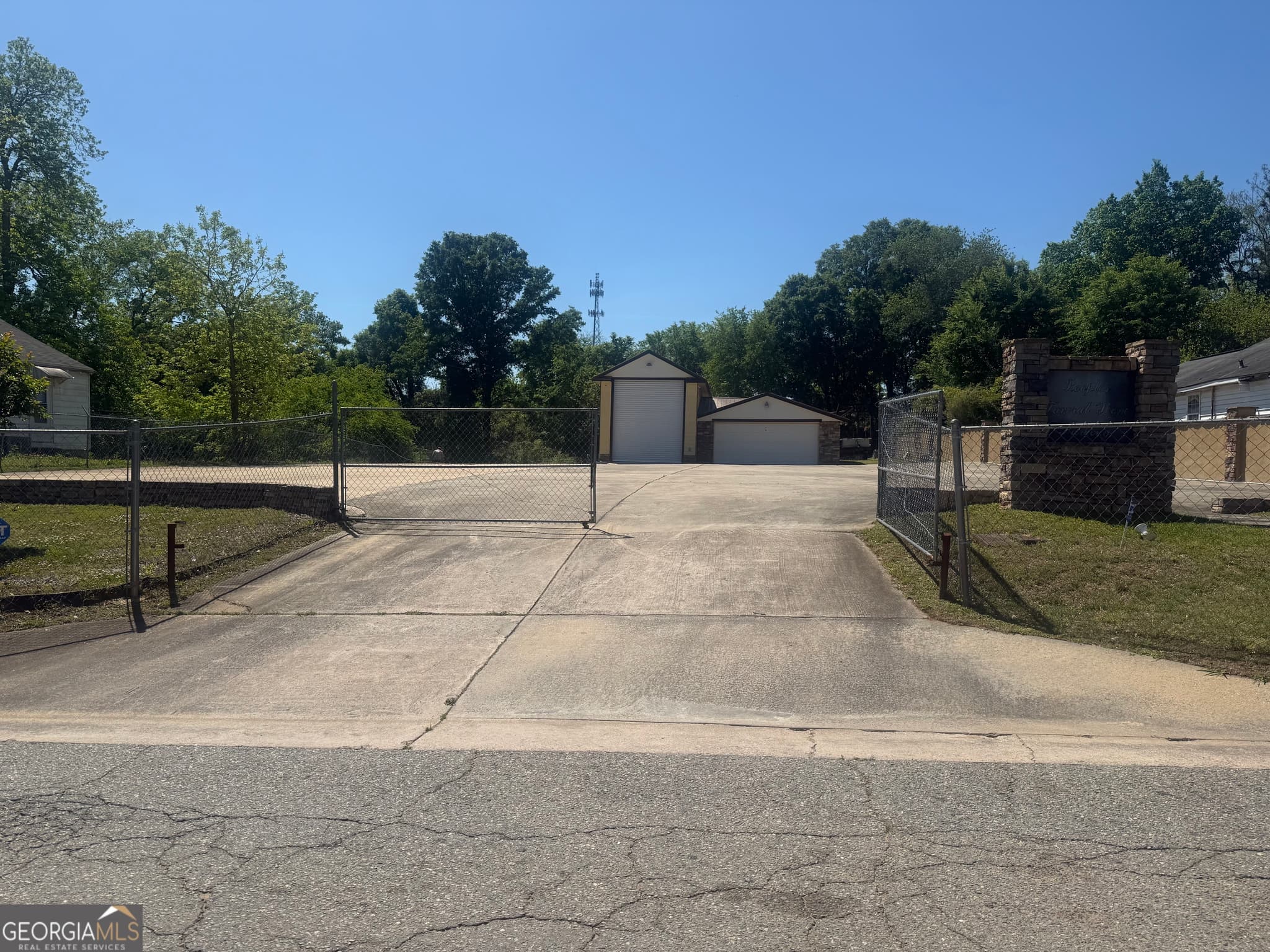residential lot for sale at 922 North Clarke Street, Milledgeville, GA 31061 — photo 1 of 9