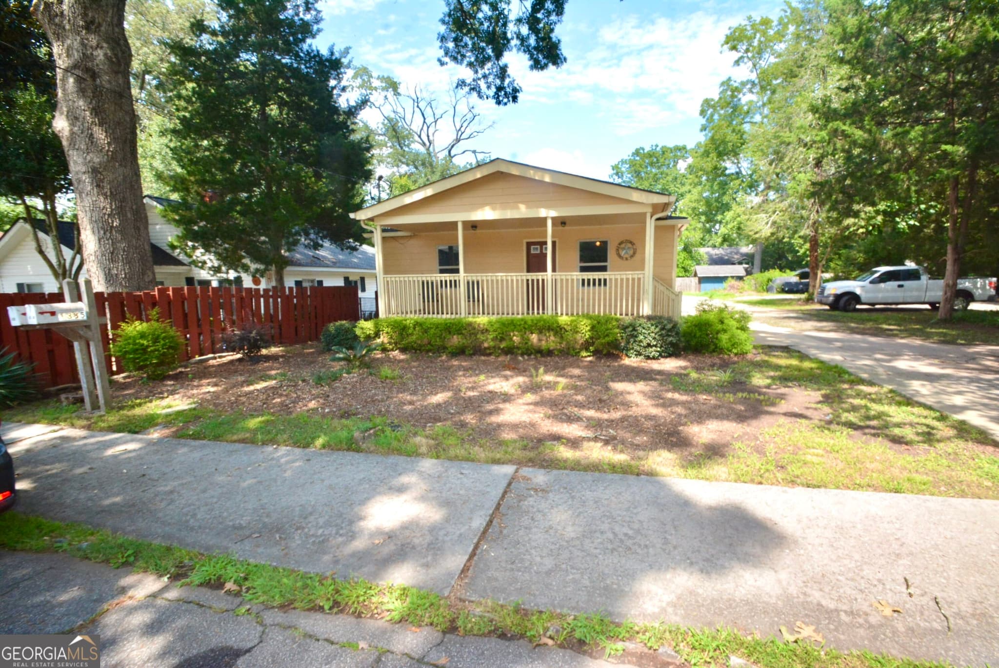 2 bedroom, 1 bathroom, 1,250 sq ft duplex for rent at 1385 Elizabeth Lane 100, East Point, GA 30344 for $1,475 a month — photo 2