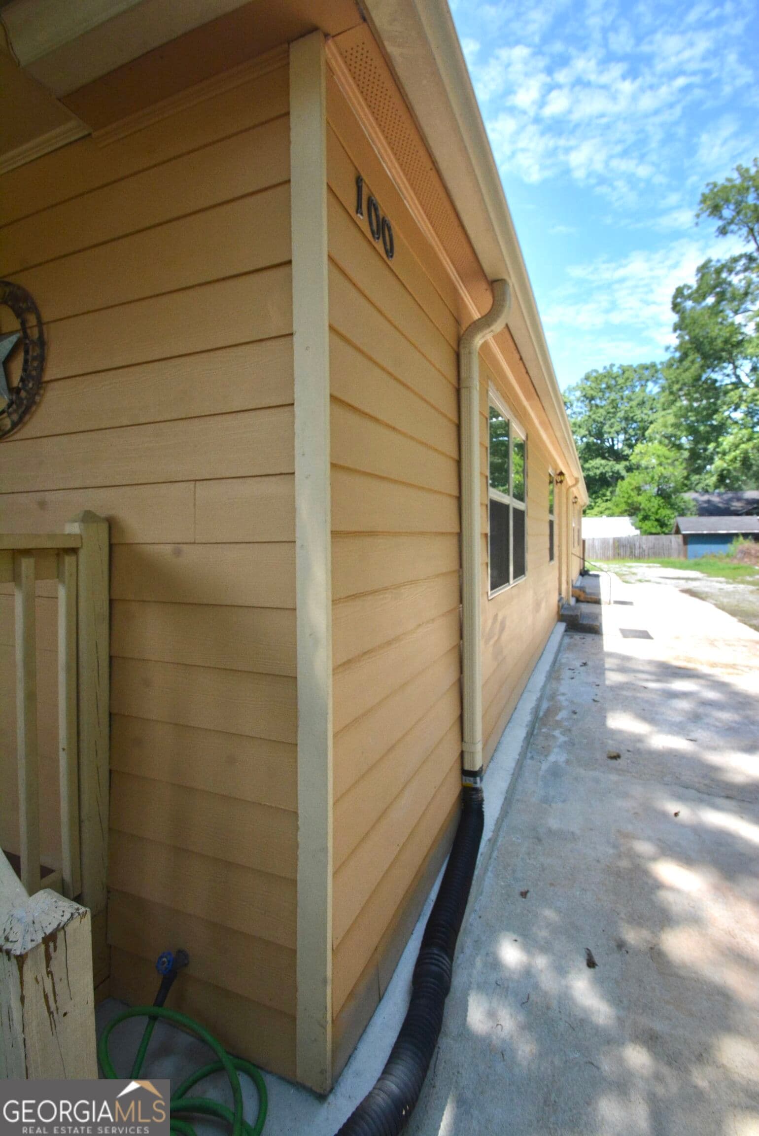 2 bedroom, 1 bathroom, 1,250 sq ft duplex for rent at 1385 Elizabeth Lane 100, East Point, GA 30344 for $1,475 a month — photo 6