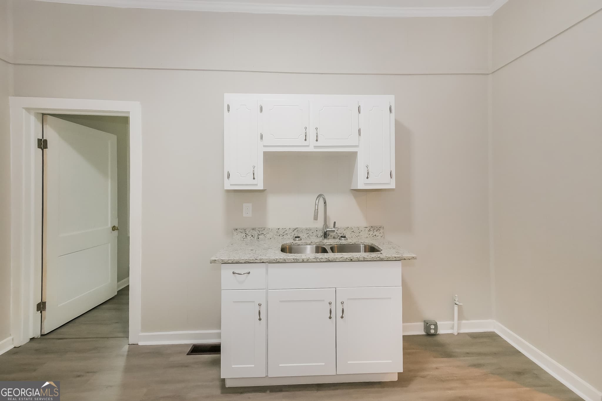2 bedroom, 1 bathroom, 805 sq ft single family residence for sale at 725 Williams Street, Griffin, GA 30223 — photo 6