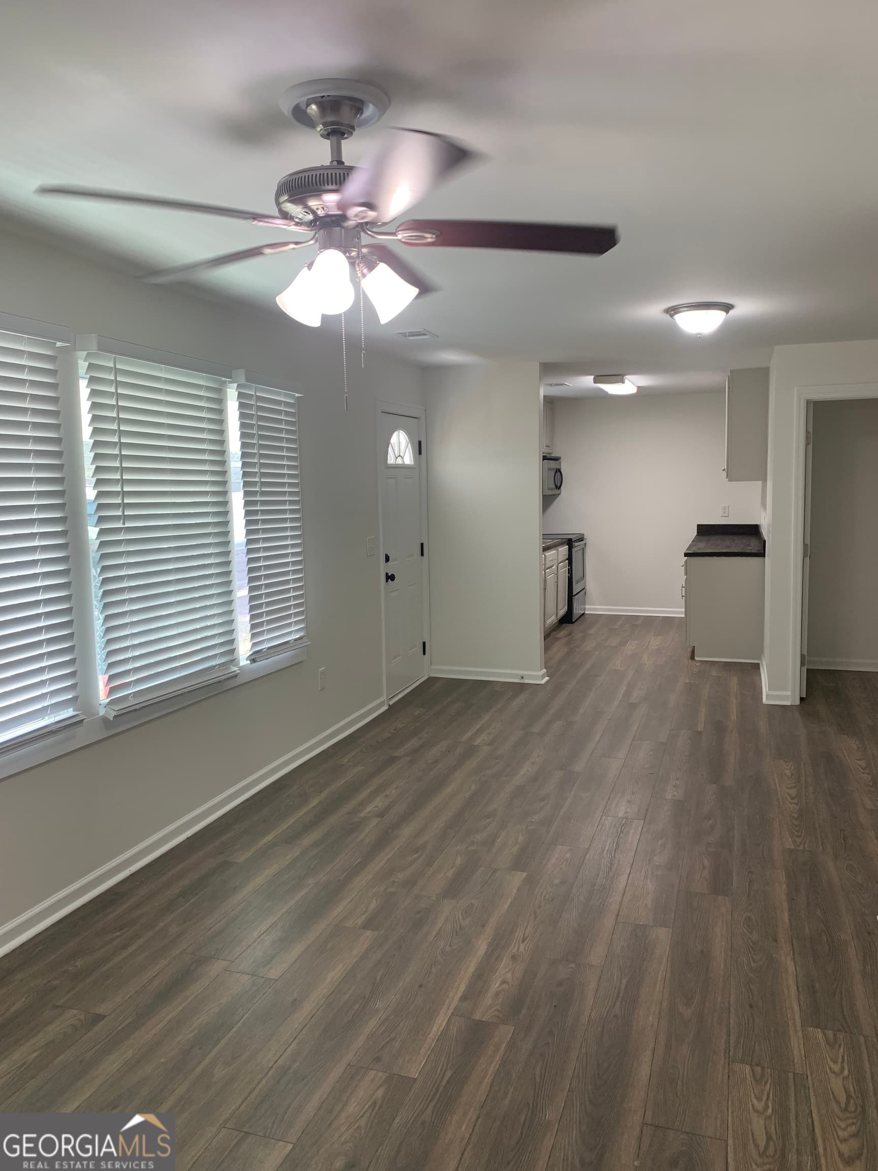 3 bedroom, 2 bathroom, 984 sq ft single family residence for sale at 675 N Main Street, Baxley, GA 31513 — photo 6