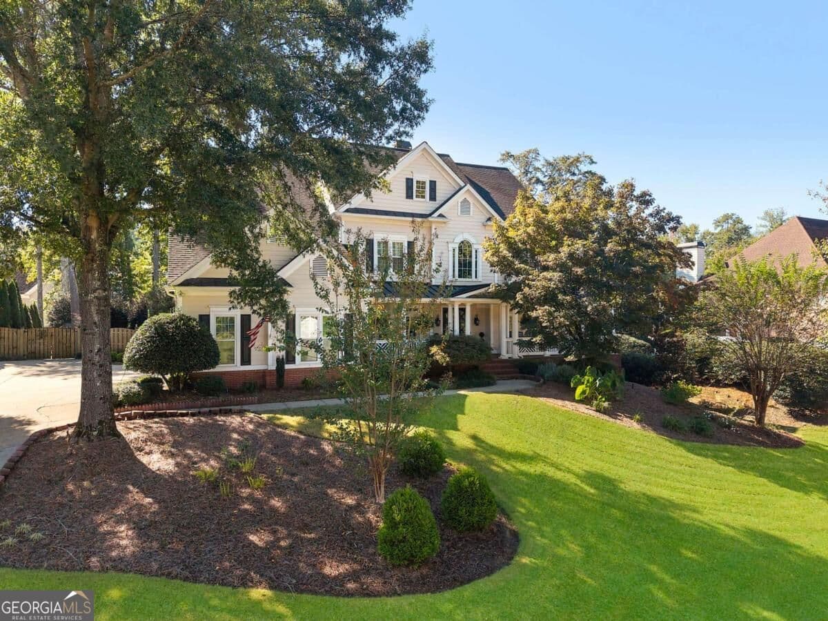 6 bedroom, 6 bathroom, 6,234 sq ft single family residence for sale at 2057 Fairhill Lane, Marietta, GA 30064 — photo 2