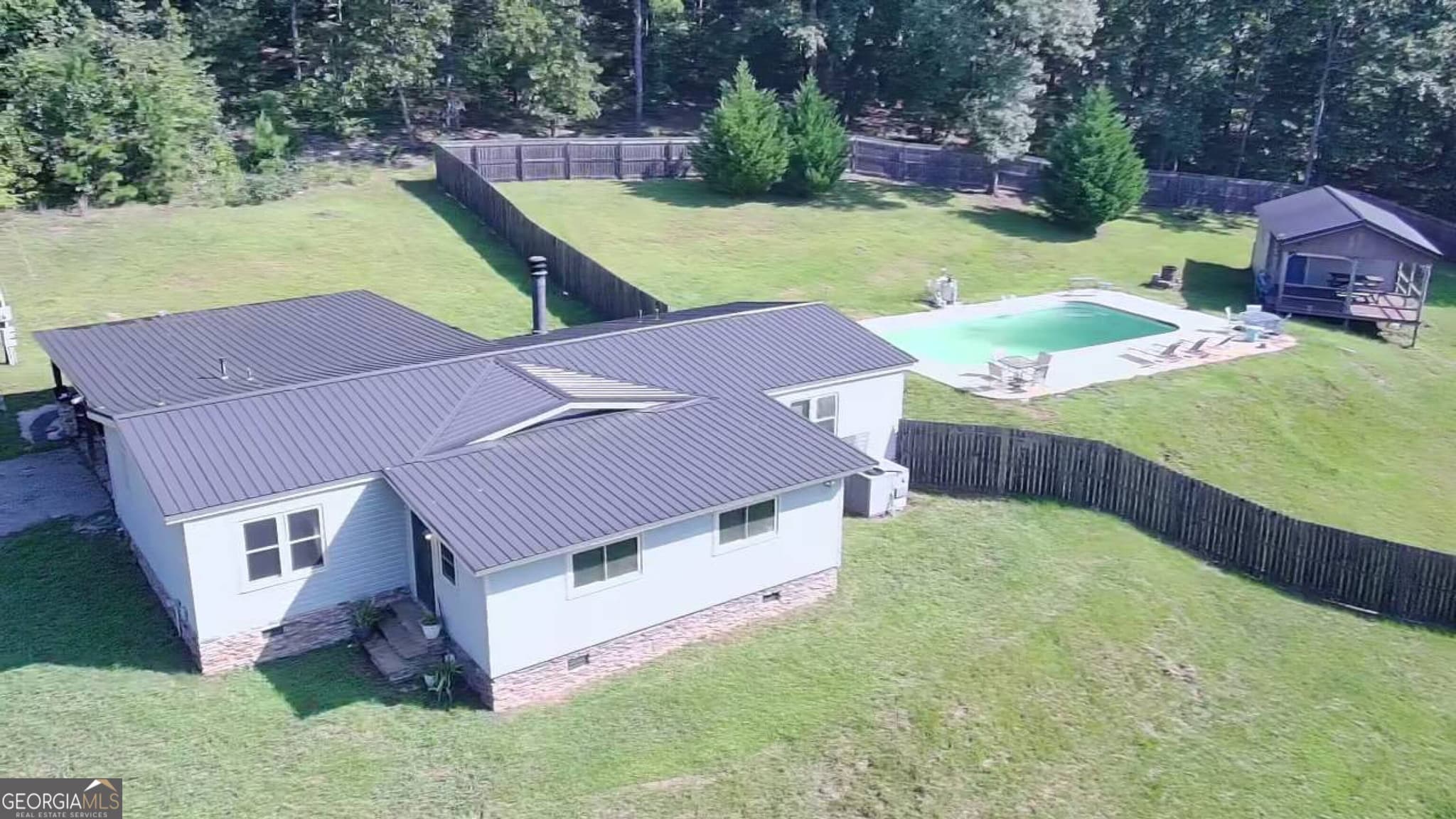 3 bedroom, 2 bathroom, 1,440 sq ft manufactured home,single family residence for sale at 1812 Pickard Road, Thomaston, GA 30286 — photo 2