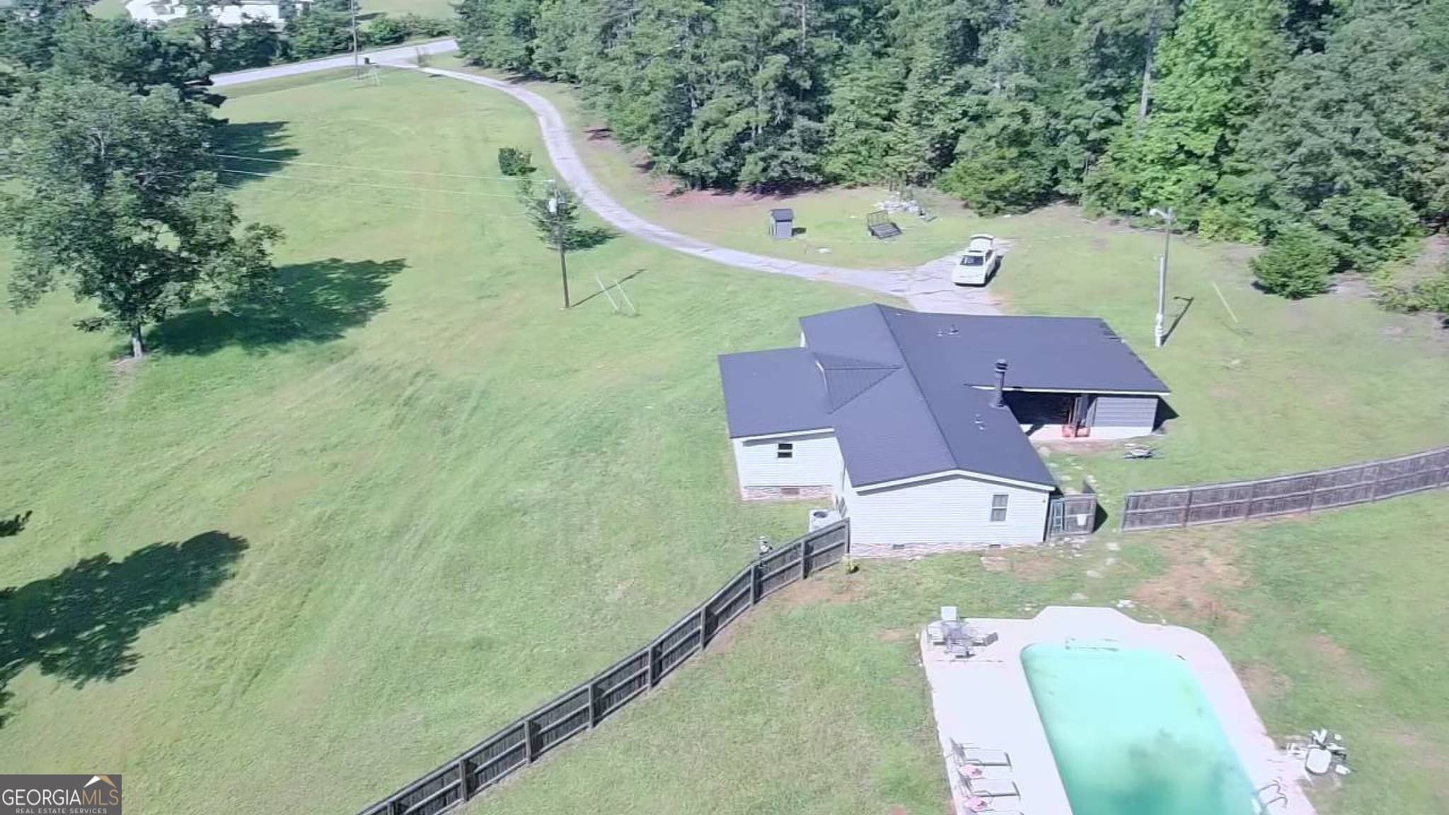 3 bedroom, 2 bathroom, 1,440 sq ft manufactured home,single family residence for sale at 1812 Pickard Road, Thomaston, GA 30286 — photo 6