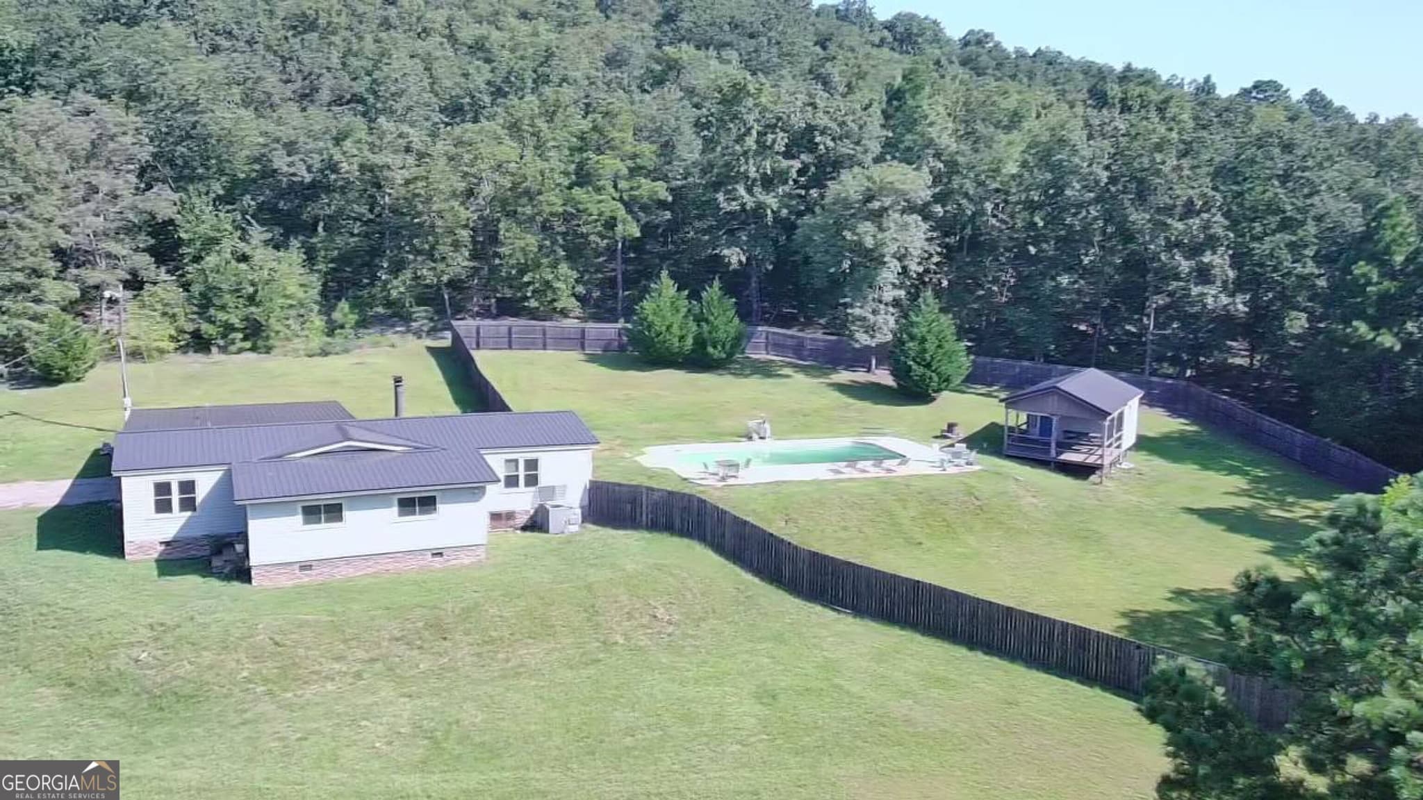 3 bedroom, 2 bathroom, 1,440 sq ft manufactured home,single family residence for sale at 1812 Pickard Road, Thomaston, GA 30286 — photo 1 of 40