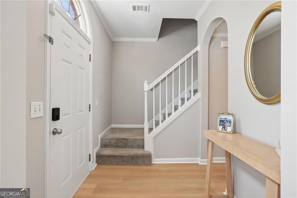 3 bedroom, 2.5 bathroom, 1,584 sq ft townhouse for sale at 7810 Saint Charles Square, Roswell, GA 30075 — photo 3