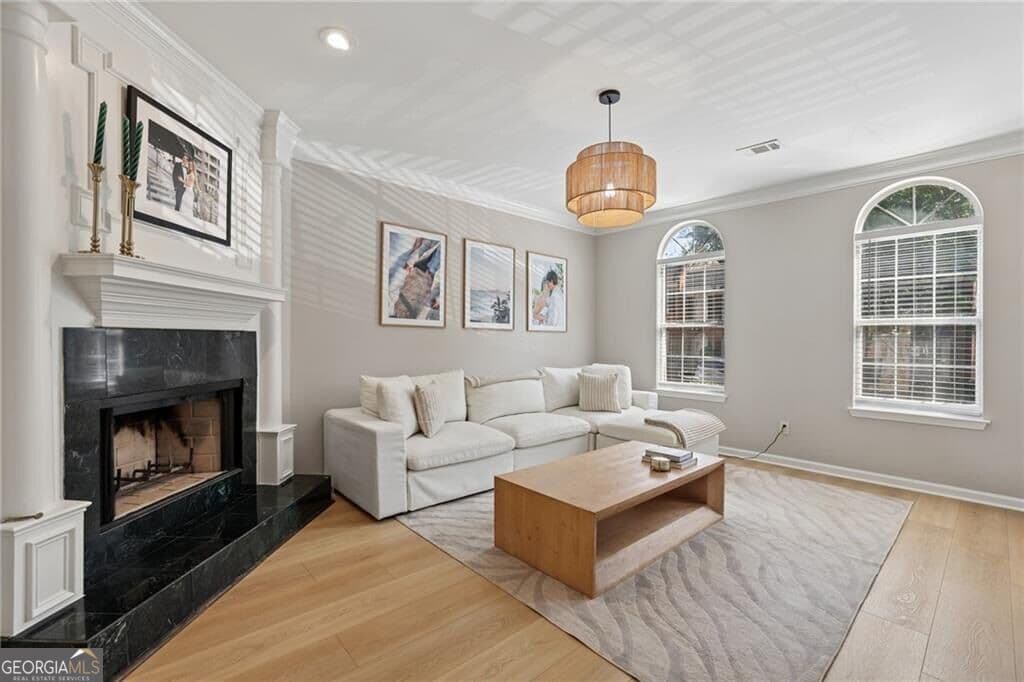 3 bedroom, 2.5 bathroom, 1,584 sq ft townhouse for sale at 7810 Saint Charles Square, Roswell, GA 30075 — photo 5