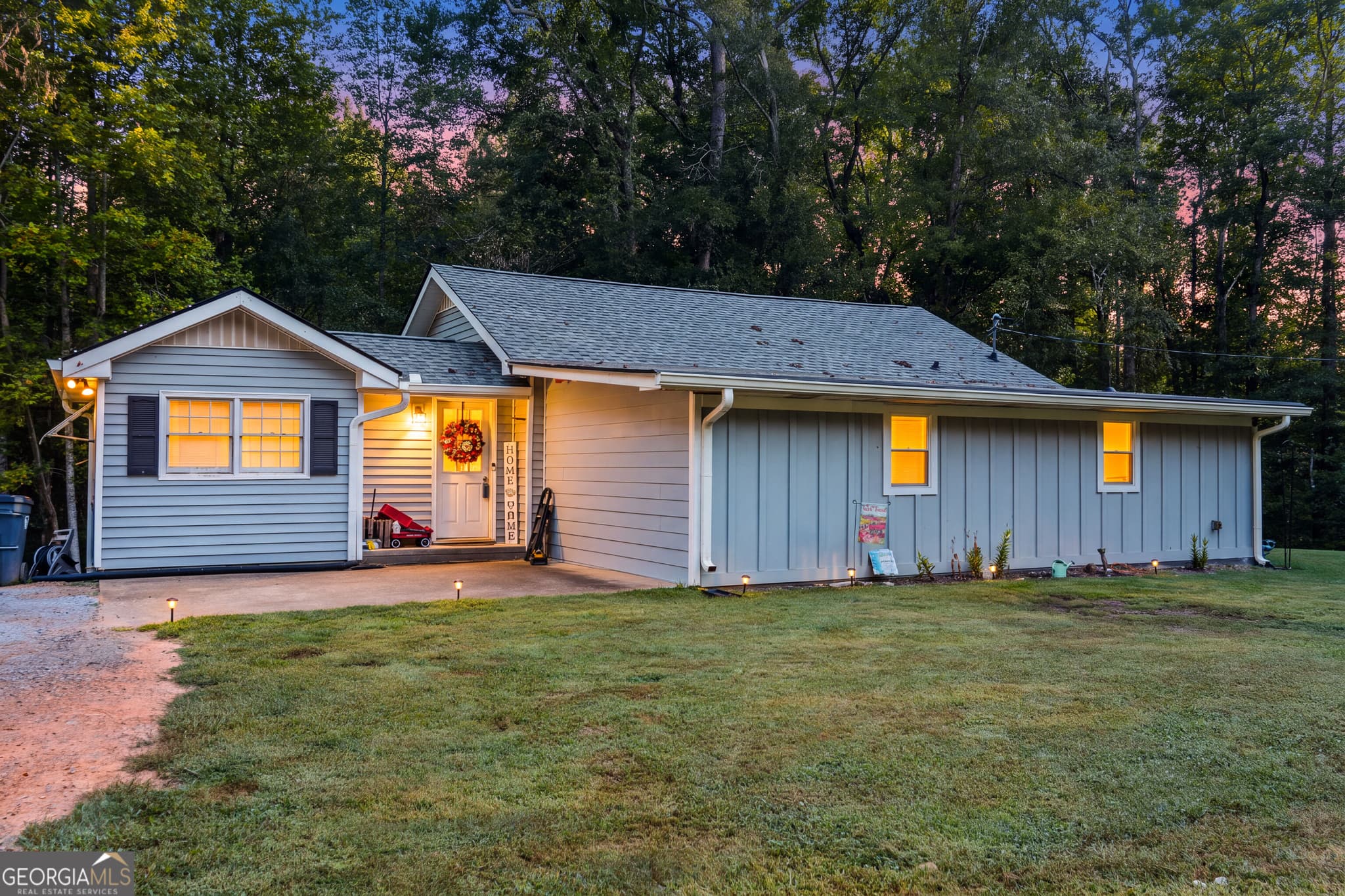 2 bedroom, 1 bathroom, 1,487 sq ft single family residence for sale at 711 Pine Shadows Drive, Dallas, GA 30157 — photo 1 of 33