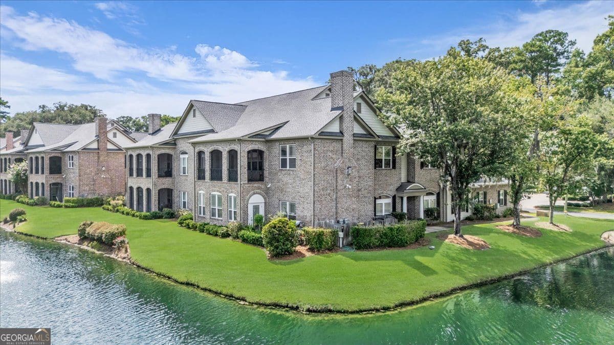 4 bedroom, 3.5 bathroom, 2,972 sq ft condominium for sale at 1003 River Oaks Drive, Richmond Hill, GA 31324 — photo 10