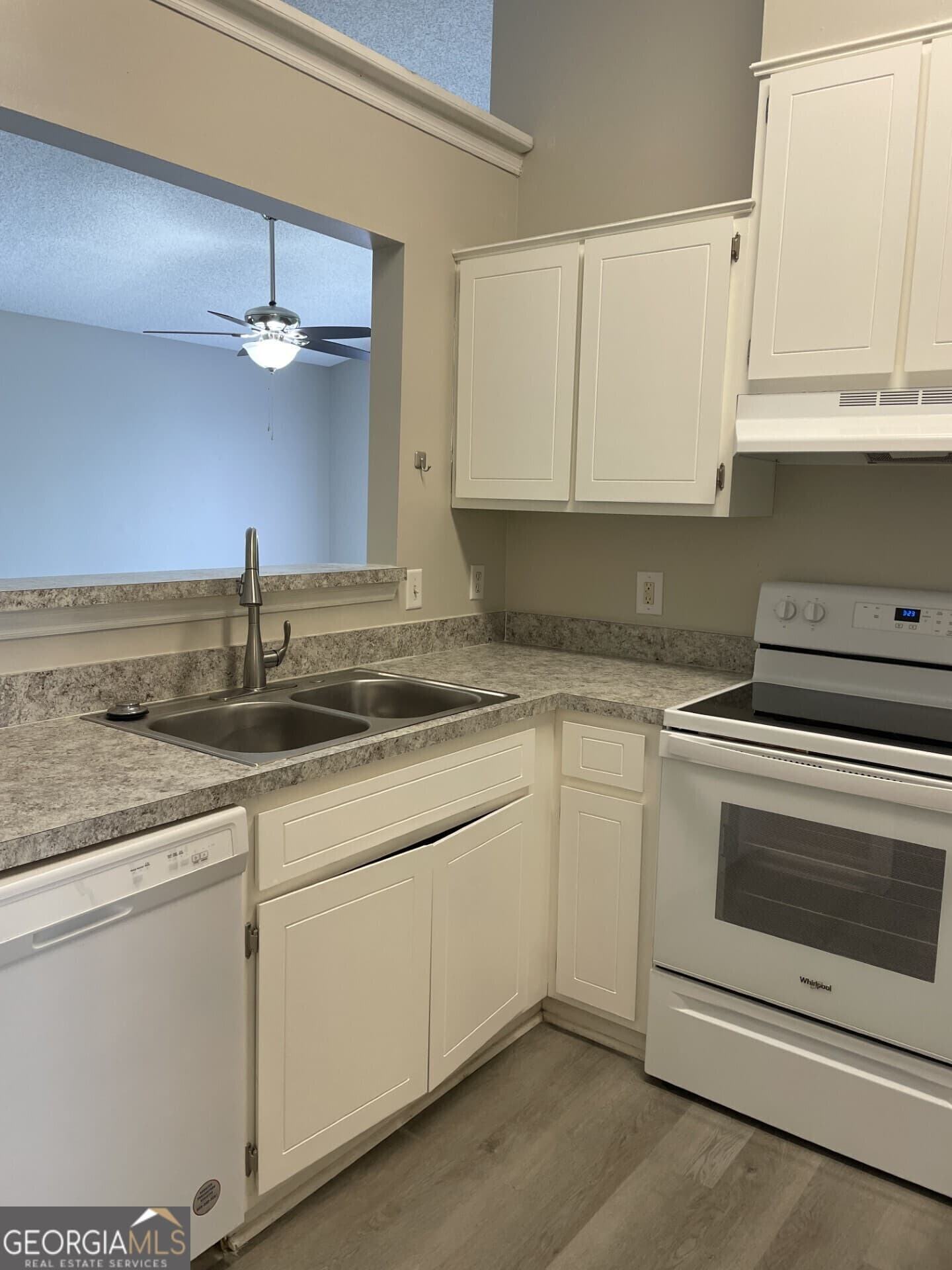 3 bedroom, 2 bathroom, 1,228 sq ft single family residence for sale at 304 Mission Forest Trail, Kingsland, GA 31548 — photo 6
