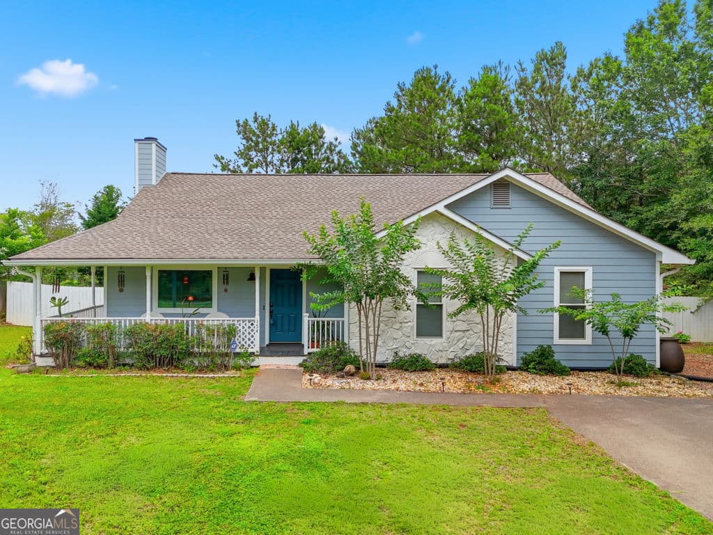 3 bedroom, 2 bathroom, 2,135 sq ft single family residence sold at 154 Tom Charles Lane, Canton, GA 30115
