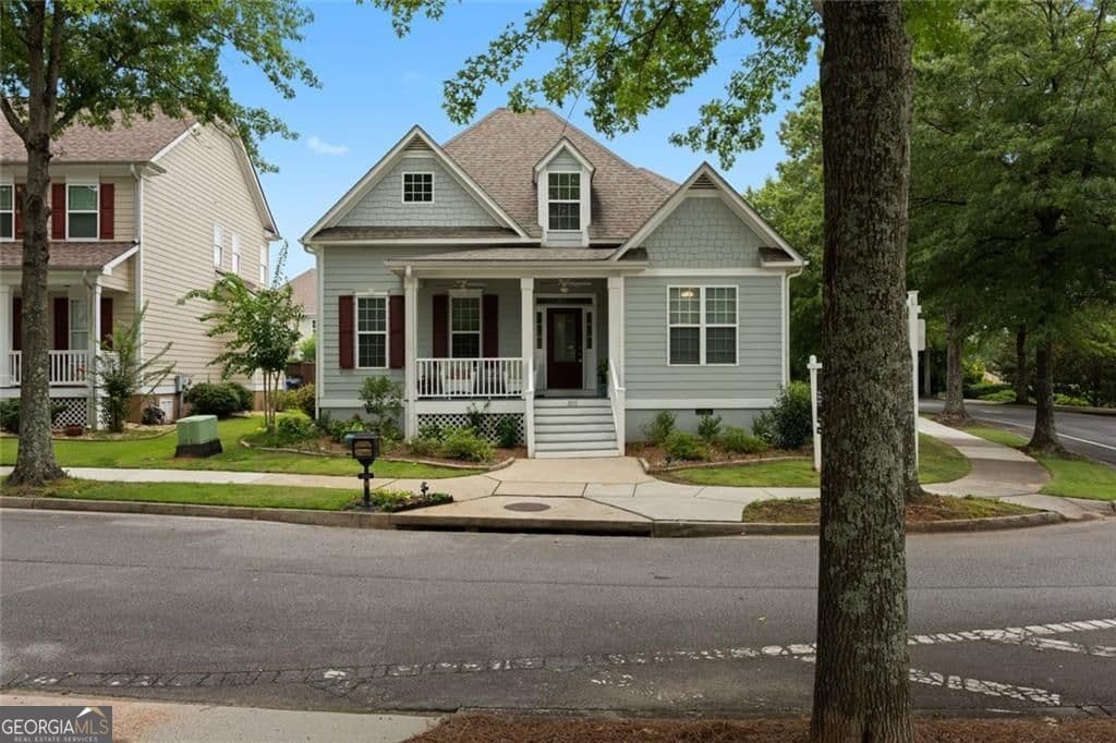 4 bedroom, 3 bathroom, 2,661 sq ft single family residence for sale at 105 Camford Stone Path, Fayetteville, GA 30214 — photo 2
