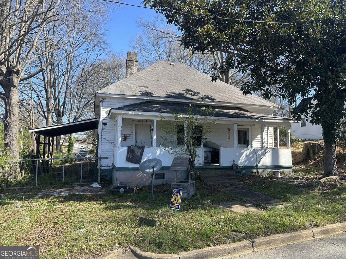 3 bedroom, 2 bathroom, 1,785 sq ft single family residence sold at 204 W Main Street, Lafayette, GA 30728