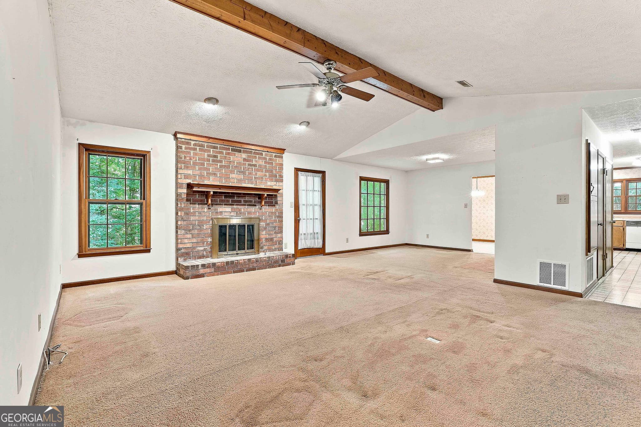 3 bedroom, 2 bathroom, 1,628 sq ft single family residence for sale at 170 Wendell Court, Fayetteville, GA 30215 — photo 2