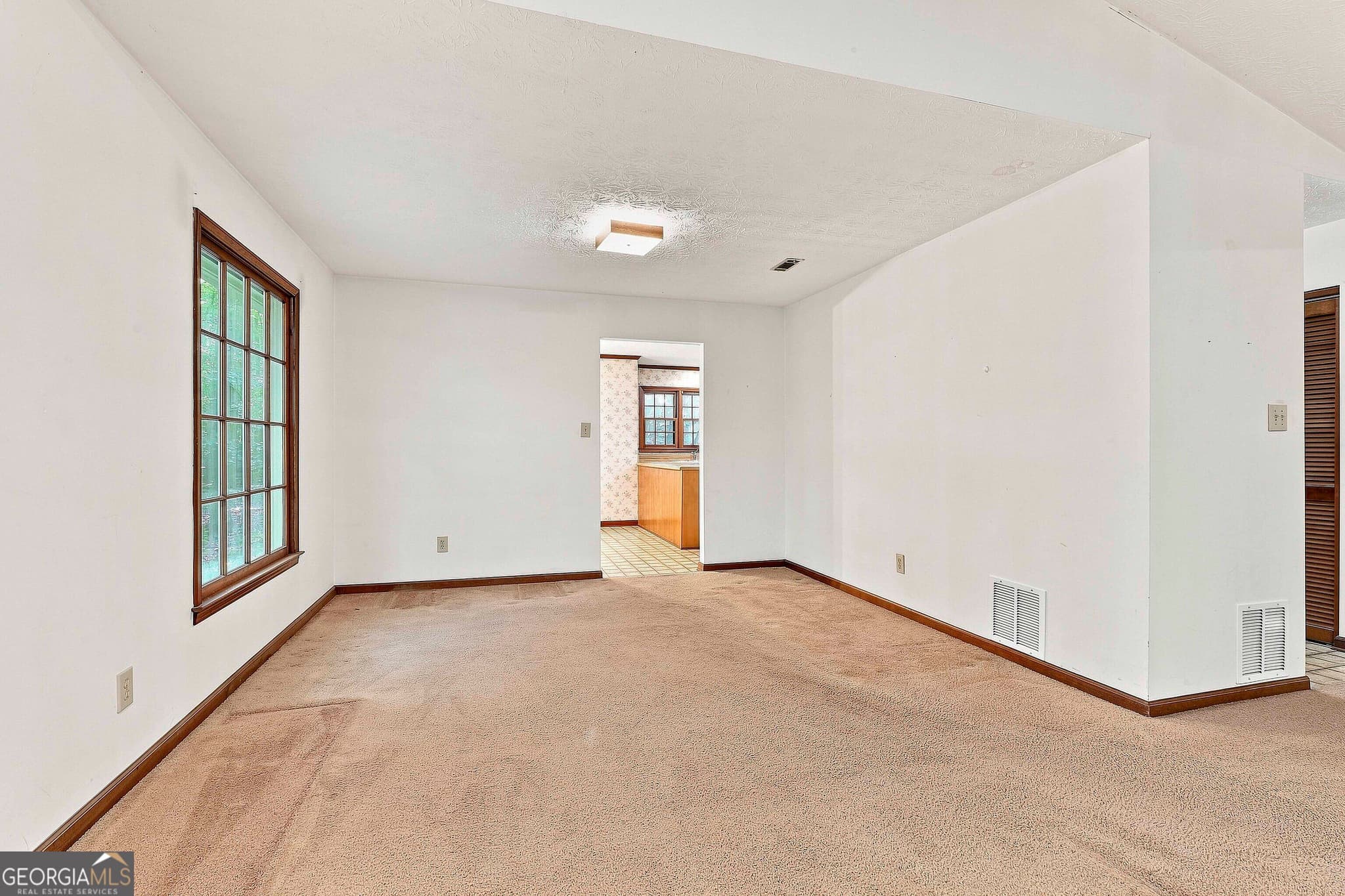 3 bedroom, 2 bathroom, 1,628 sq ft single family residence for sale at 170 Wendell Court, Fayetteville, GA 30215 — photo 9