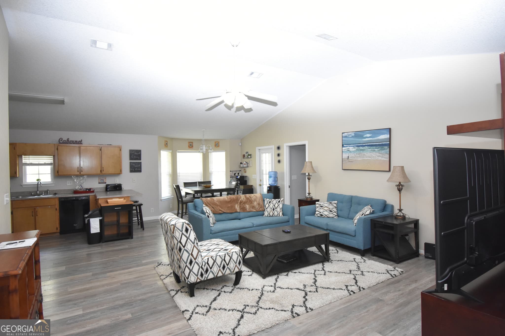 4 bedroom, 2 bathroom, 1,714 sq ft single family residence for rent at 218 Lake Forest Drive, Kingsland, GA 31548 for $4,300 a month — photo 3