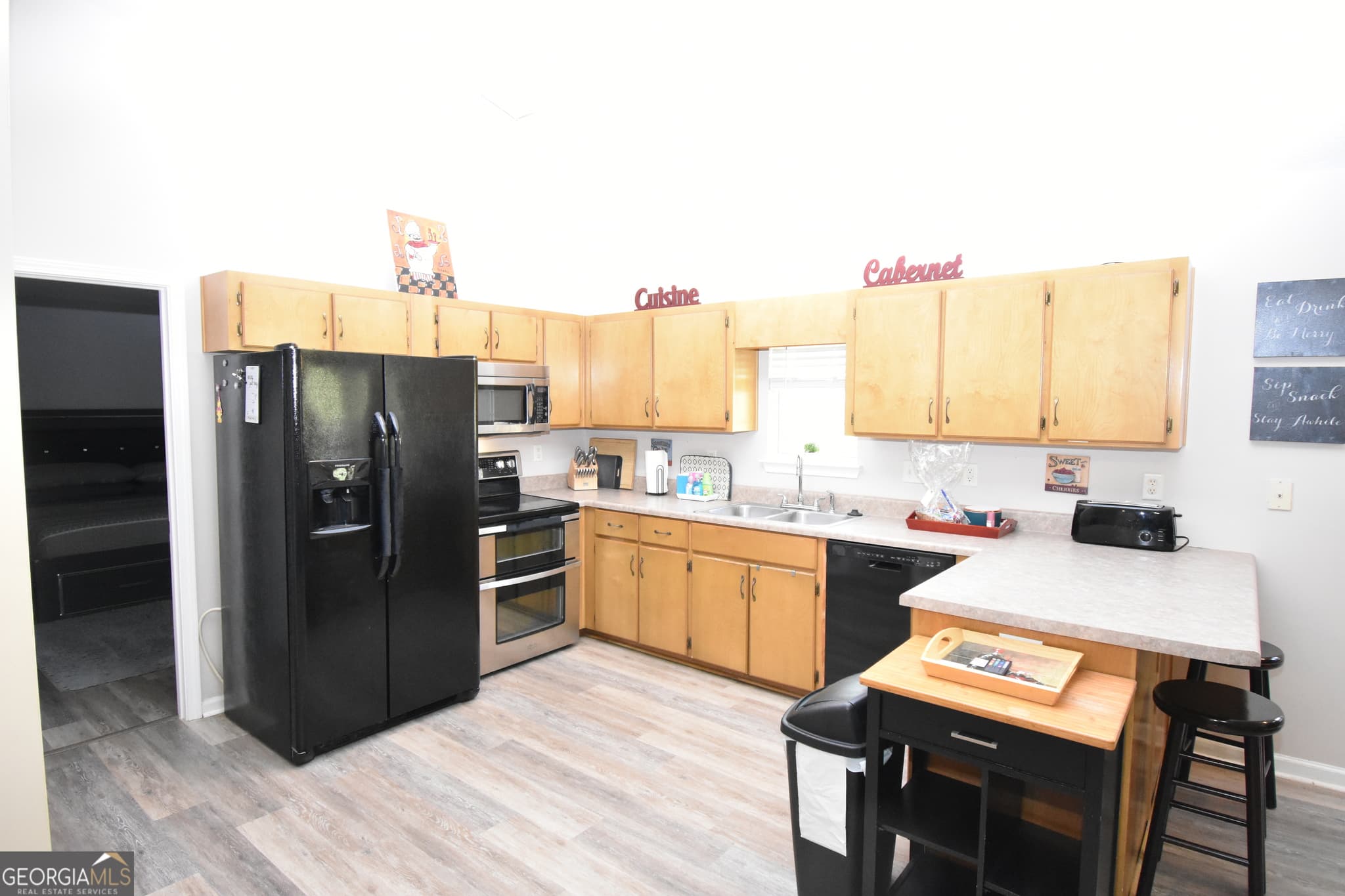 4 bedroom, 2 bathroom, 1,714 sq ft single family residence for rent at 218 Lake Forest Drive, Kingsland, GA 31548 for $4,300 a month — photo 5