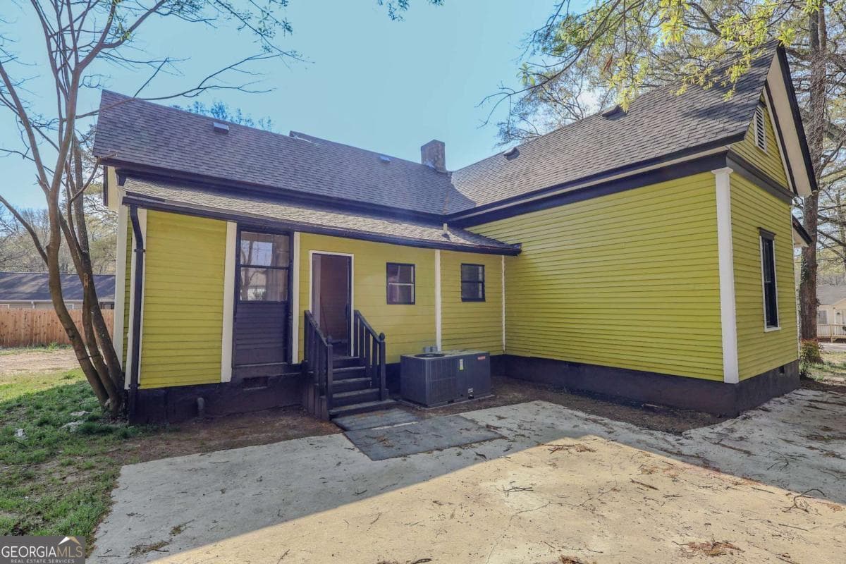 2 bedroom, 1.5 bathroom, 1,240 sq ft single family residence for sale at 711 Davis Street, Monroe, GA 30655 — photo 3