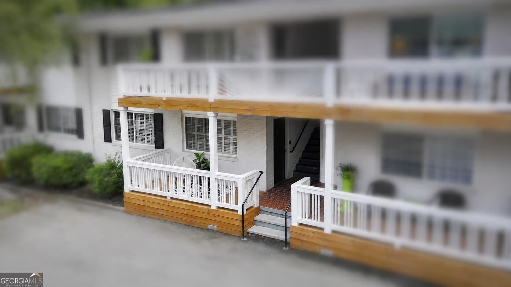 1 bedroom, 1 bathroom, 600 sq ft condominium for sale at 1988 Wellbourne Drive 5, Atlanta, GA 30324 — photo 1 of 16