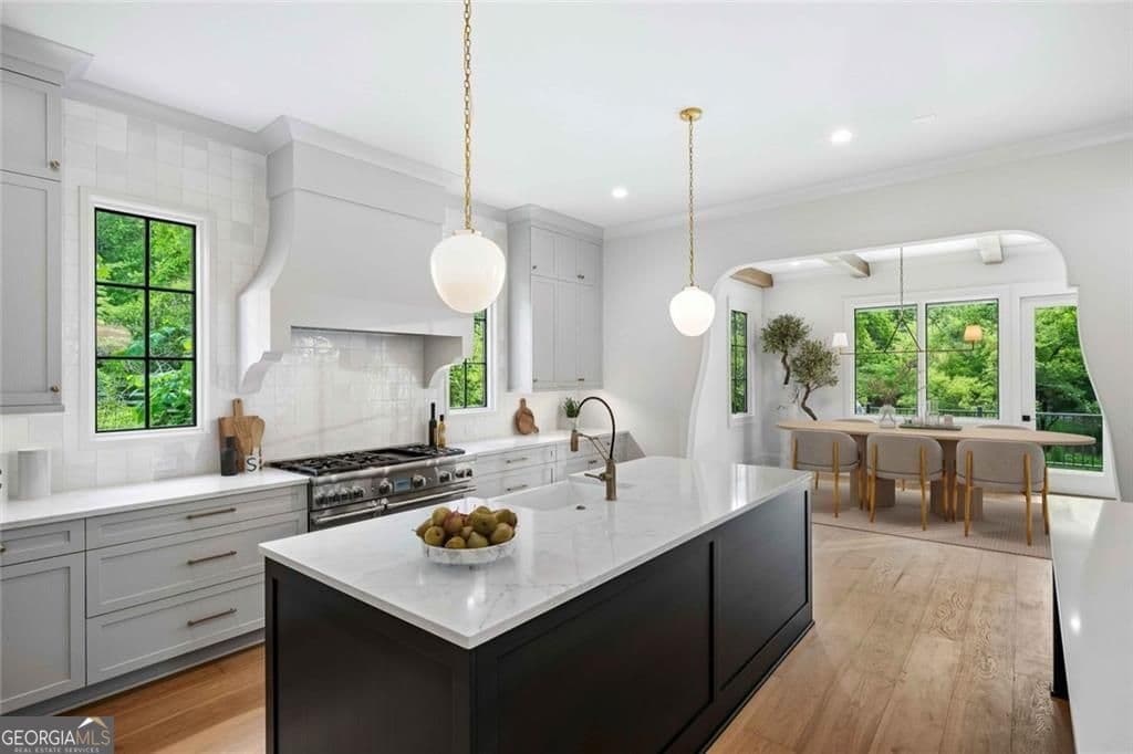 5 bedroom, 5.5 bathroom, 4,290 sq ft single family residence for sale at 160 Lake Estates Drive, Roswell, GA 30075 — photo 7