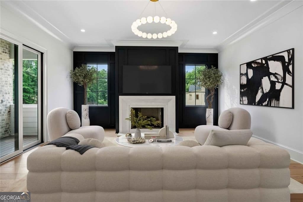 5 bedroom, 5.5 bathroom, 4,290 sq ft single family residence for sale at 160 Lake Estates Drive, Roswell, GA 30075 — photo 10