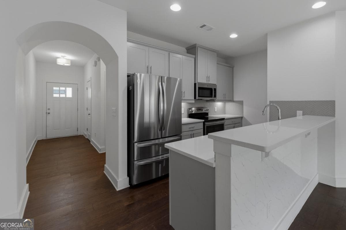 3 bedroom, 2.5 bathroom, 1,598 sq ft townhouse for sale at 82 Auburn Run Lane, Auburn, GA 30011 — photo 6