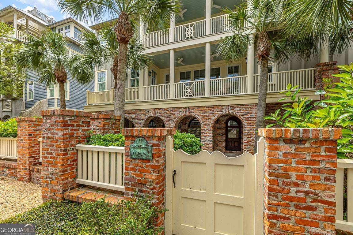 4 bedroom, 4.5 bathroom, 3,570 sq ft single family residence for sale at 17 Sea Oats Lane, St. Simons, GA 31522 — photo 4