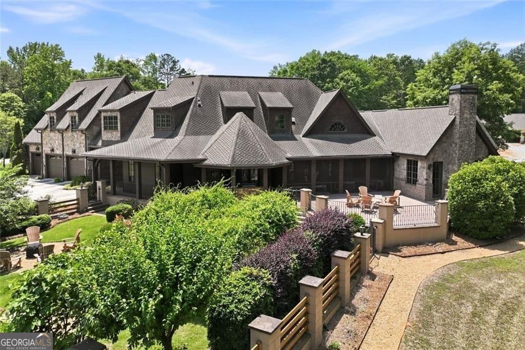 5 bedroom, 6.5 bathroom, 6,324 sq ft single family residence for sale at 605 Carriage Avenue, Jefferson, GA 30549 — photo 6