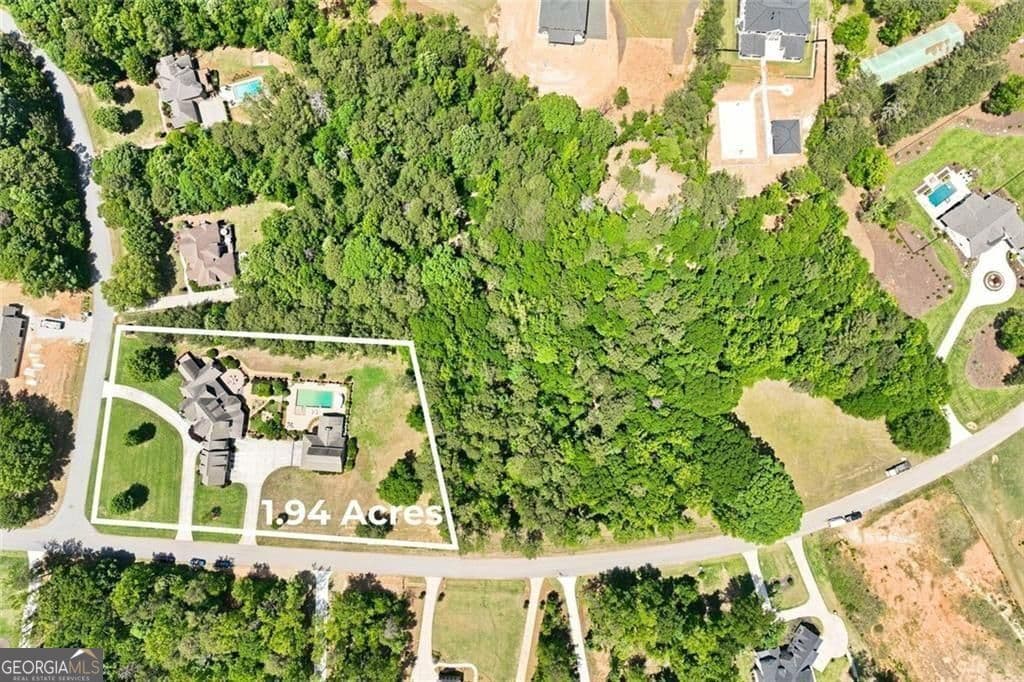 5 bedroom, 6.5 bathroom, 6,324 sq ft single family residence for sale at 605 Carriage Avenue, Jefferson, GA 30549 — photo 7