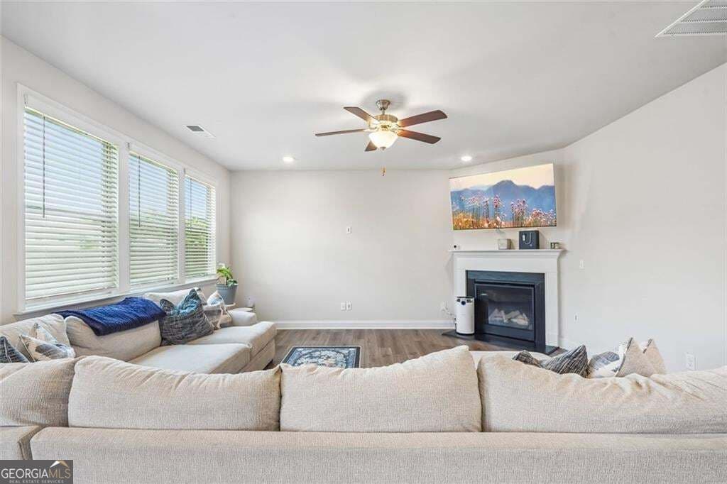 5 bedroom, 3 bathroom, 2,837 sq ft single family residence for sale at 217 Blue Iris Court, Winder, GA 30680 — photo 6