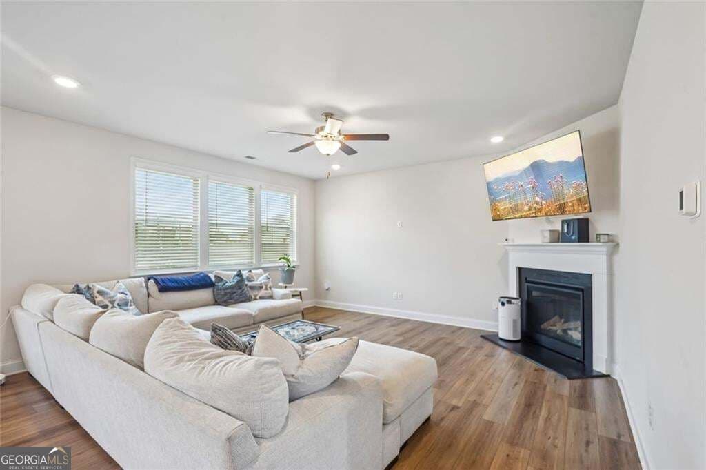 5 bedroom, 3 bathroom, 2,837 sq ft single family residence for sale at 217 Blue Iris Court, Winder, GA 30680 — photo 5
