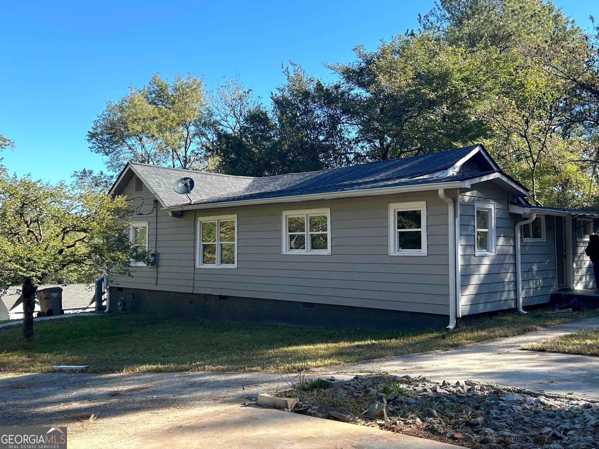 4 bedroom, 2 bathroom, 1,419 sq ft single family residence for rent at 4210 Murray Lake Circle, Forest Park, GA 30297 for $1,800 a month — photo 2