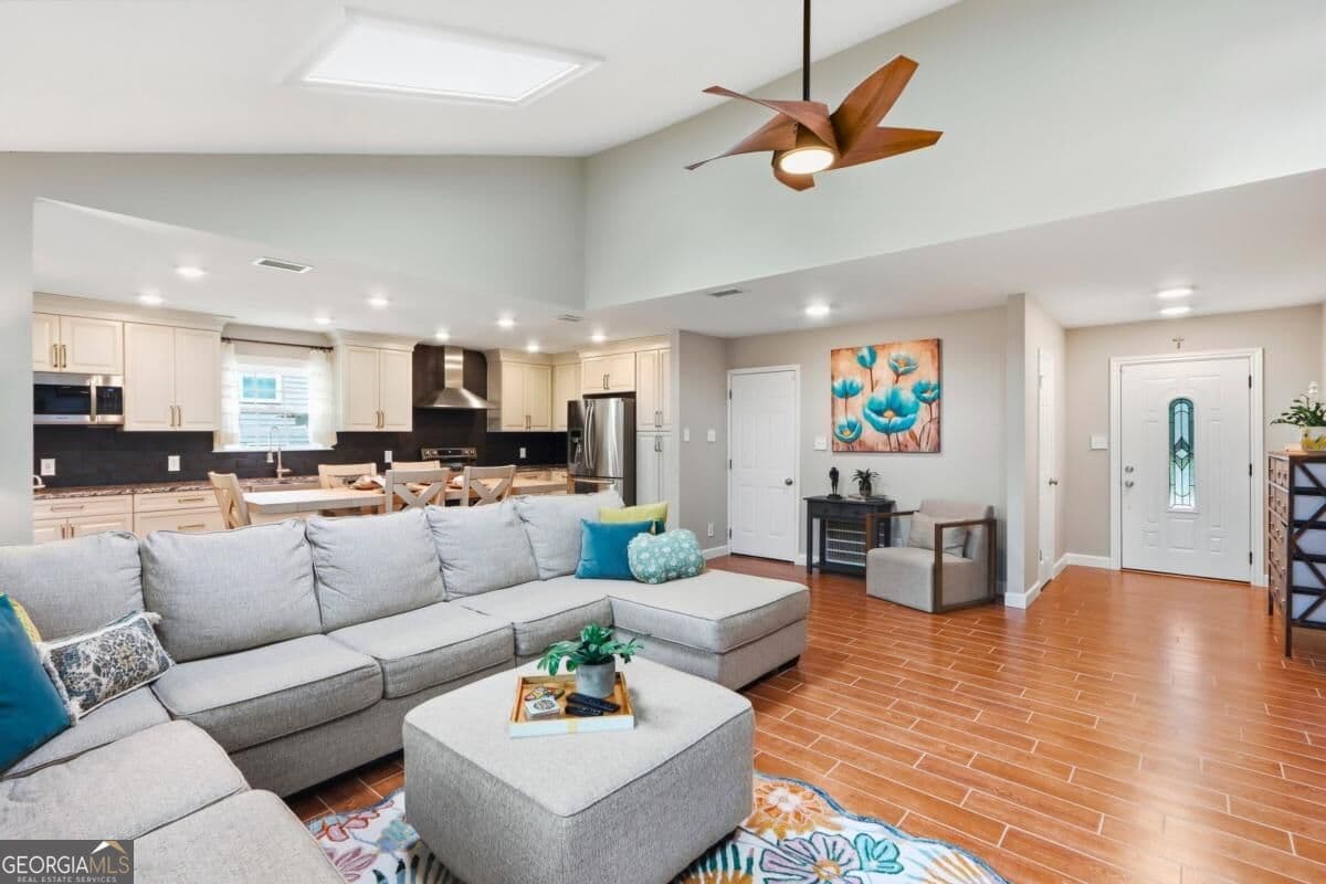 3 bedroom, 2 bathroom, 1,489 sq ft single family residence for sale at 6 Coffee Woods Drive, Savannah, GA 31419 — photo 6