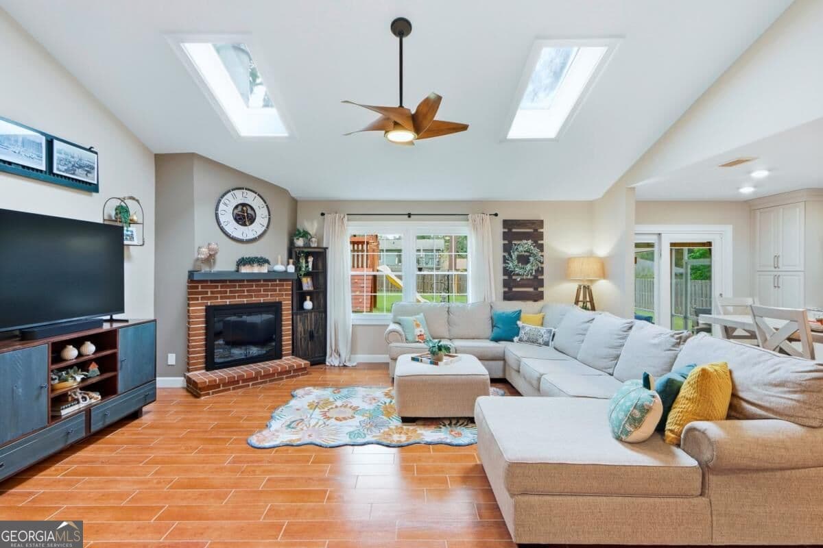 3 bedroom, 2 bathroom, 1,489 sq ft single family residence for sale at 6 Coffee Woods Drive, Savannah, GA 31419 — photo 7