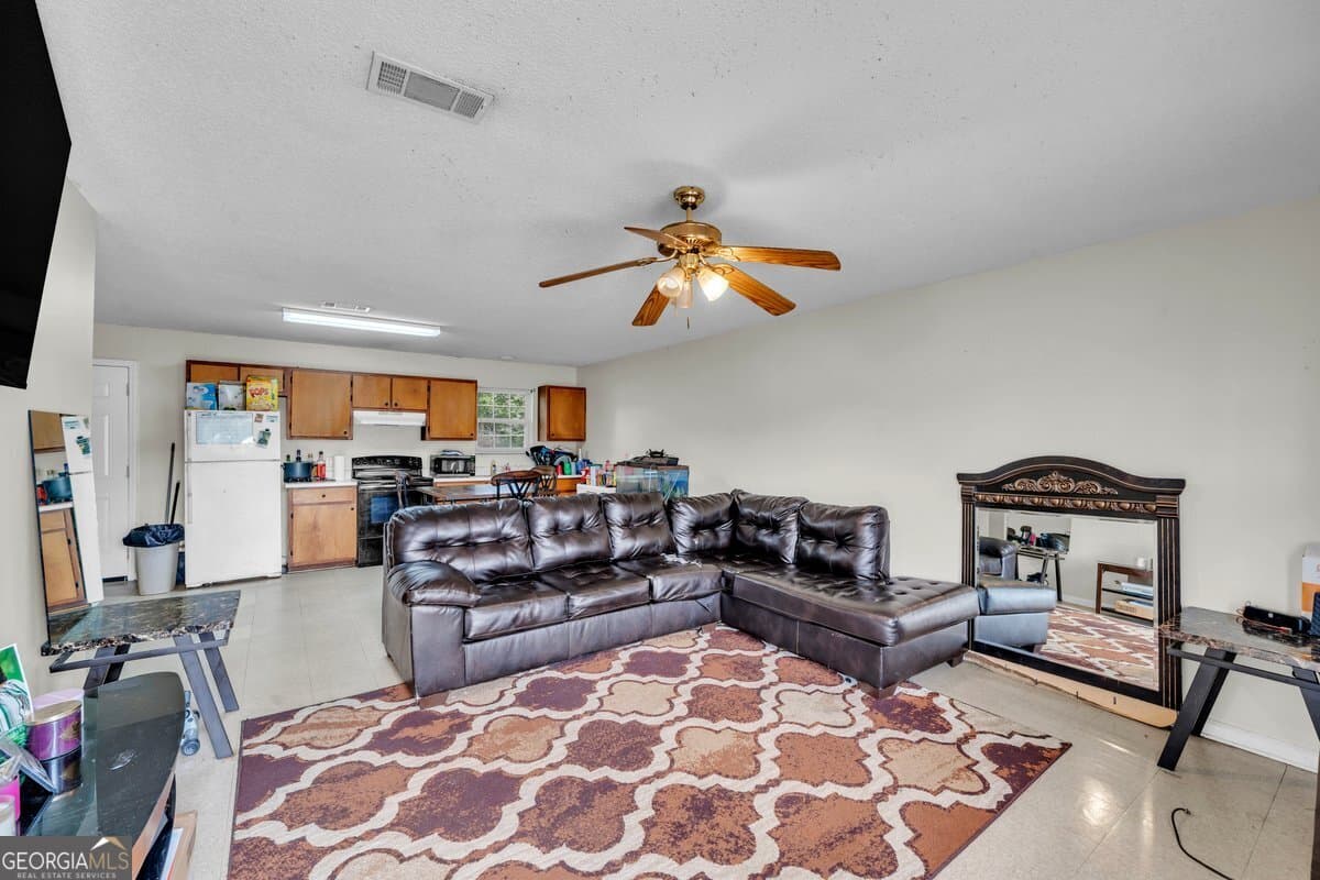 3 bedroom, 1 bathroom, 1,008 sq ft single family residence under contract at 142 Ruby Street, Cordele, GA 31015 — photo 2